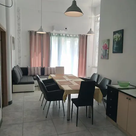 Apartment Gregovica 2 *