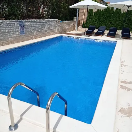 Villa Tinno M Apartment *