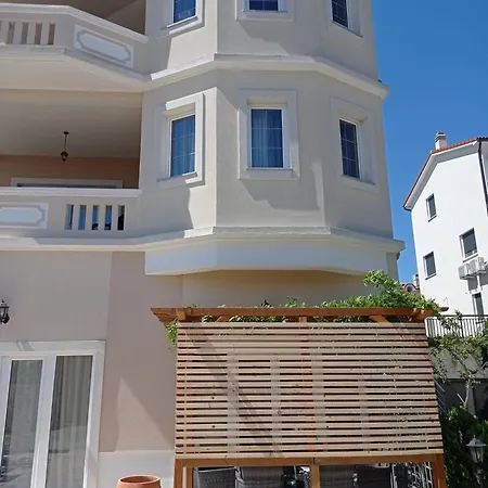 Gregovica 2 Apartment *